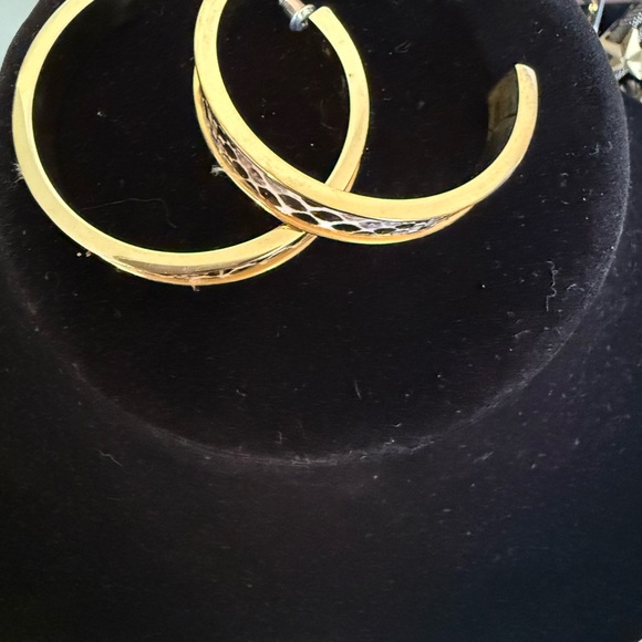 Caché set gold tone snake skin earrings and bracelet - Picture 4 of 9